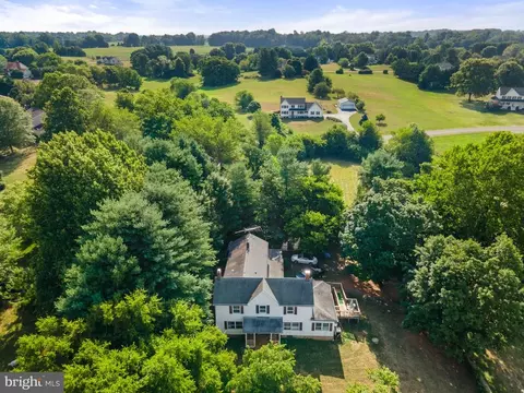 9882 Cobblestone Dr, Warrenton, VA 20186