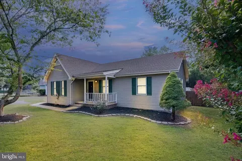11216 Meadfield Dr, Bealeton, VA 22712