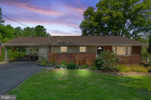 502 Foxcroft Rd, Warrenton, VA 20186