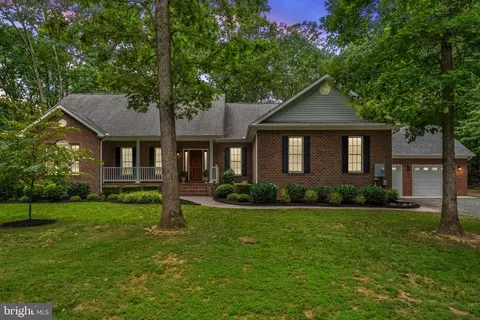 7336 Forrest Rd, Warrenton, VA 20187