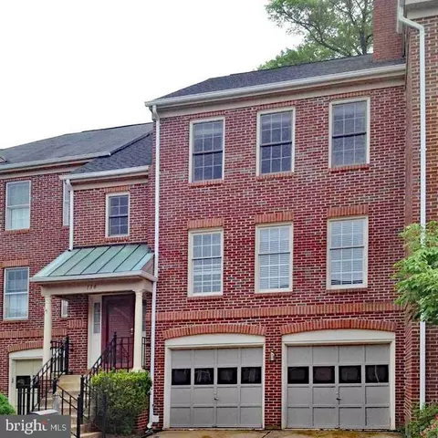 138 Mosby Cir, Warrenton, VA 20186