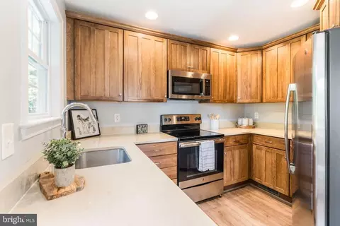 8266 Rogues Rd, Catlett, VA 20119 photo 4