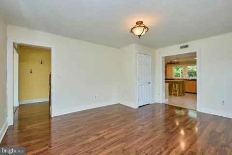 8184 E Main St E, Marshall, VA 20115 photo 17