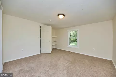8184 E Main St E, Marshall, VA 20115 photo 27