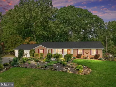 6753 Stonehurst Ct, Warrenton, VA 20187