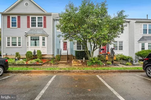 732 Arbor Ct, Warrenton, VA 20186
