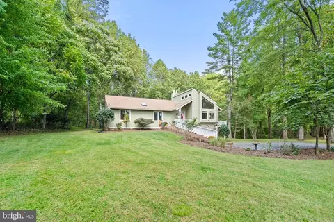 6420 Old Bust Head Rd, Broad Run, VA 20137 photo 2