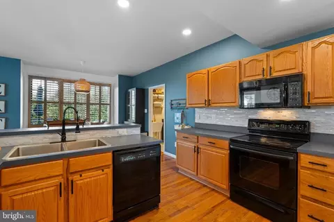 8400 Eldorado Dr, Marshall, VA 20115 photo 9