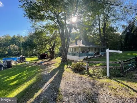 7427 Keith Rd, Warrenton, VA 20186