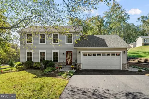 7356 Cedar Run Dr, Warrenton, VA 20187
