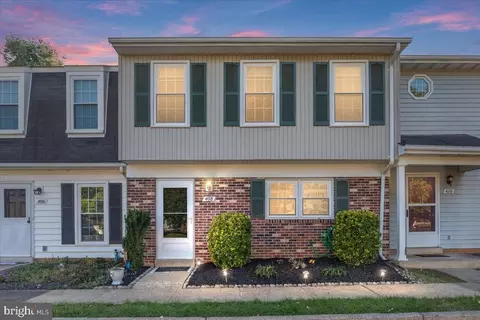 408 Forest Ct, Warrenton, VA 20186