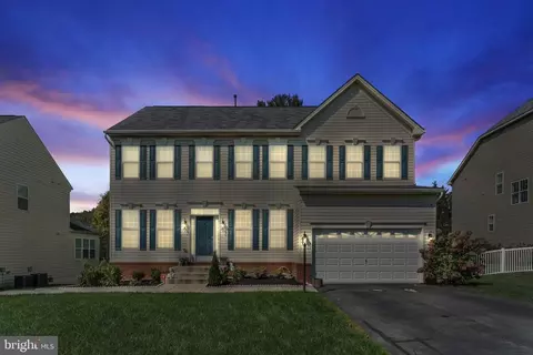 9031 Stone Crest Dr, Warrenton, VA 20186