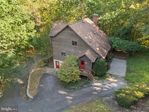 11066 Oakview Rd, Delaplane, VA 20144