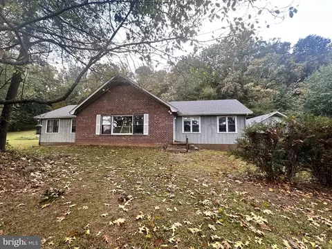 4092 Rolling Hills Dr, Delaplane, VA 20144