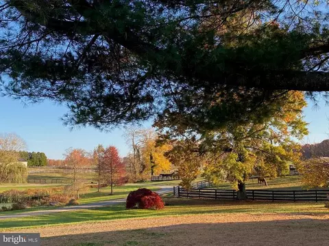 6373 Little River Tpke, Middleburg, VA 20117
