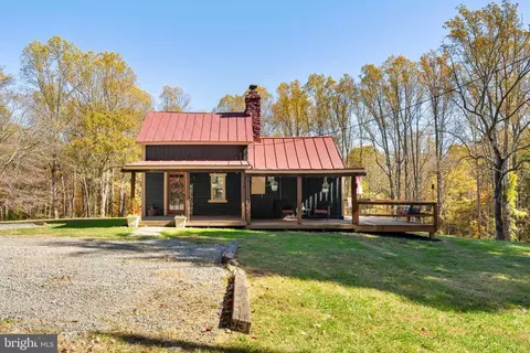 9371 Lake Daniel Rd, Marshall, VA 20115
