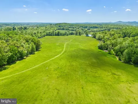 Hawthorne Farm Rd, Orlean, VA