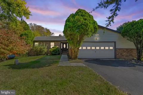 9541 Green Rd, Midland, VA 22728