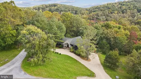 10551 Cobbler Valley Ln, Delaplane, VA 20144
