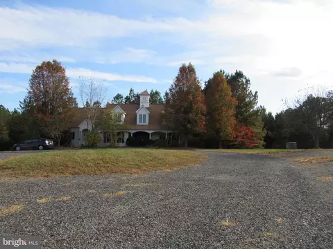 4085 Sumerduck Rd, Sumerduck, VA 22742 photo 2