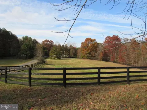 4085 Sumerduck Rd, Sumerduck, VA 22742 photo 5