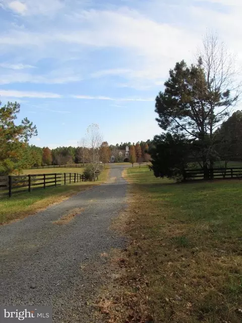 4085 Sumerduck Rd, Sumerduck, VA 22742 photo 16