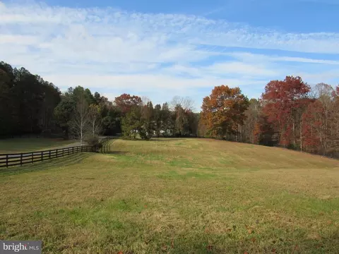 4085 Sumerduck Rd, Sumerduck, VA 22742 photo 7