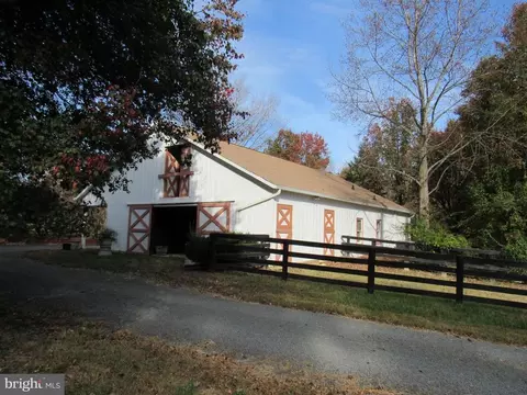 4085 Sumerduck Rd, Sumerduck, VA 22742 photo 14