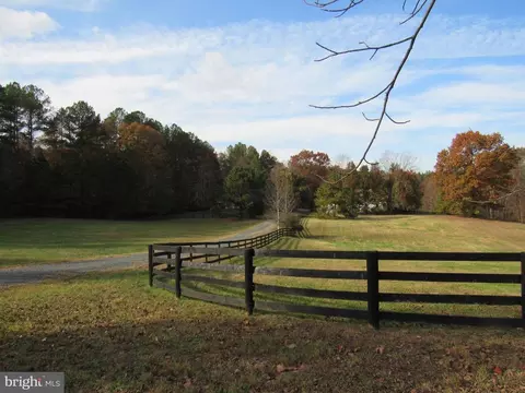 4085 Sumerduck Rd, Sumerduck, VA 22742 photo 6