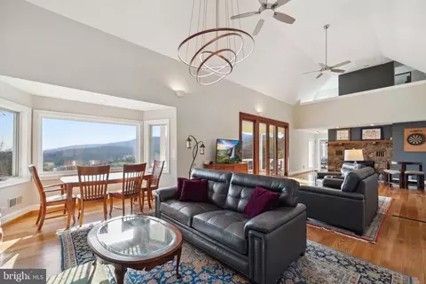 3624 Leeds Manor Rd, Markham, VA 22643 photo 9