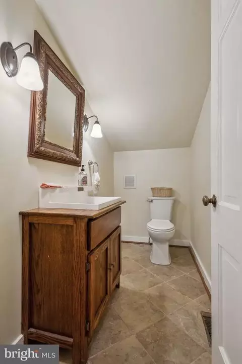7054 Wilson Rd, Warrenton, VA 20186 photo 63