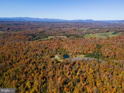7054 Wilson Rd, Warrenton, VA 20186 photo 7