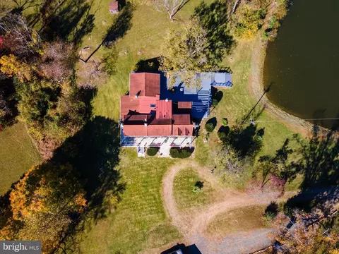 7054 Wilson Rd, Warrenton, VA 20186 photo 5