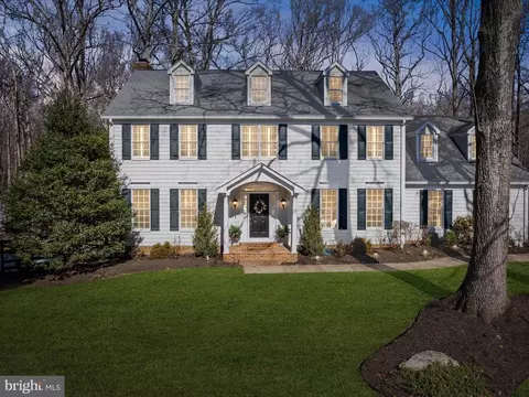 5706 Greenview Ln, Warrenton, VA 20187