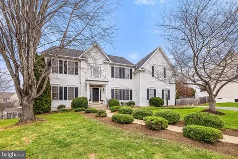 759 Gold Cup Dr, Warrenton, VA 20186