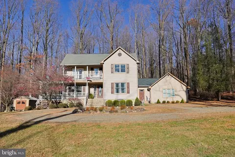 5578 Pignut Mountain Dr, Warrenton, VA 20187