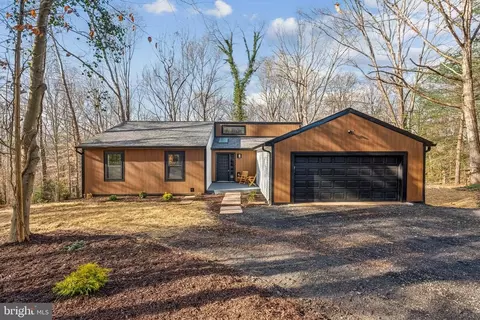 5657 Raider Dr, Warrenton, VA 20187