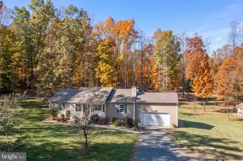 8656 Green Rd, Warrenton, VA 20187
