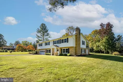 6349 Nordix Dr, Warrenton, VA 20187