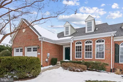 152 Topaz Ct, Warrenton, VA 20186