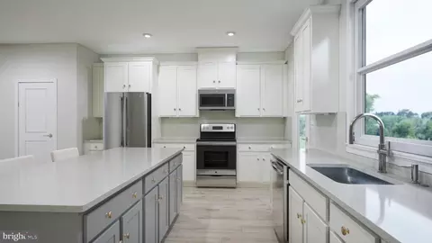 8675 Anderson Ave, Marshall, VA 20115 photo 4