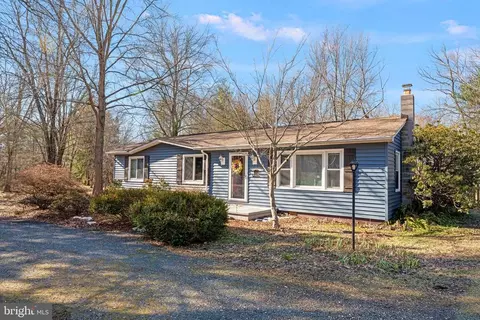 9576 Meetze Rd, Midland, VA 22728