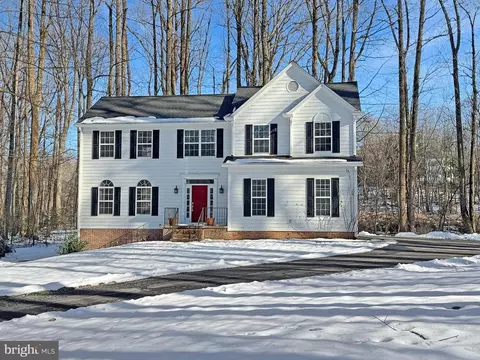 6829 Sandstone Ct, Warrenton, VA 20187