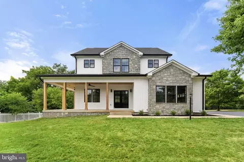 5313 Hillside Dr, Warrenton, VA 20187