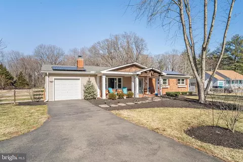 9353 Meetze Rd, Midland, VA 22728