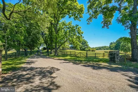 3073 Zulla Rd, The Plains, VA 20198