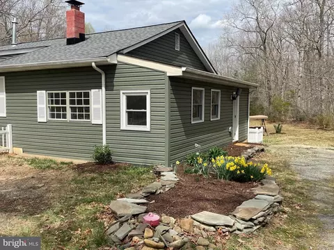 5458 Sumerduck Rd, Sumerduck, VA 22742