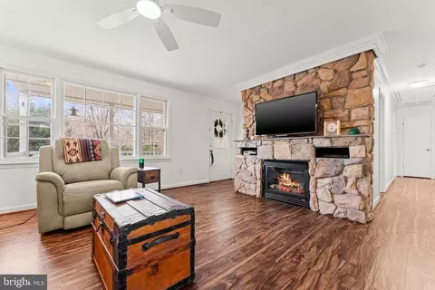 5458 Sumerduck Rd, Sumerduck, VA 22742 photo 8
