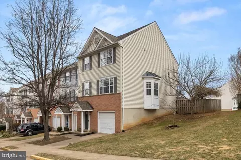 32 Sire Way, Warrenton, VA 20186
