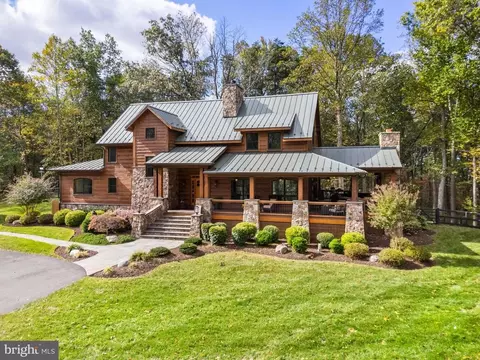 6416 Weadon Ridge Ln, Marshall, VA 20115